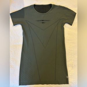 Sweaty Betty green shirt S/M